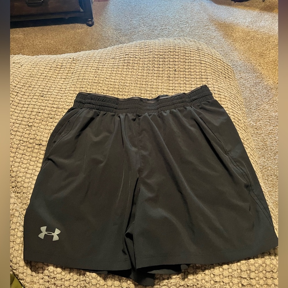 Women’s Under Armour Loose fit shorts Large